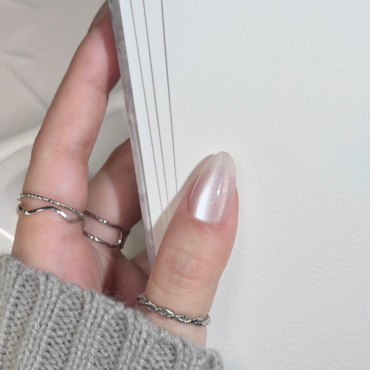 White Shine Ellie Vincy Medium Coffin  press on nails 28 pcs false nails,reusable