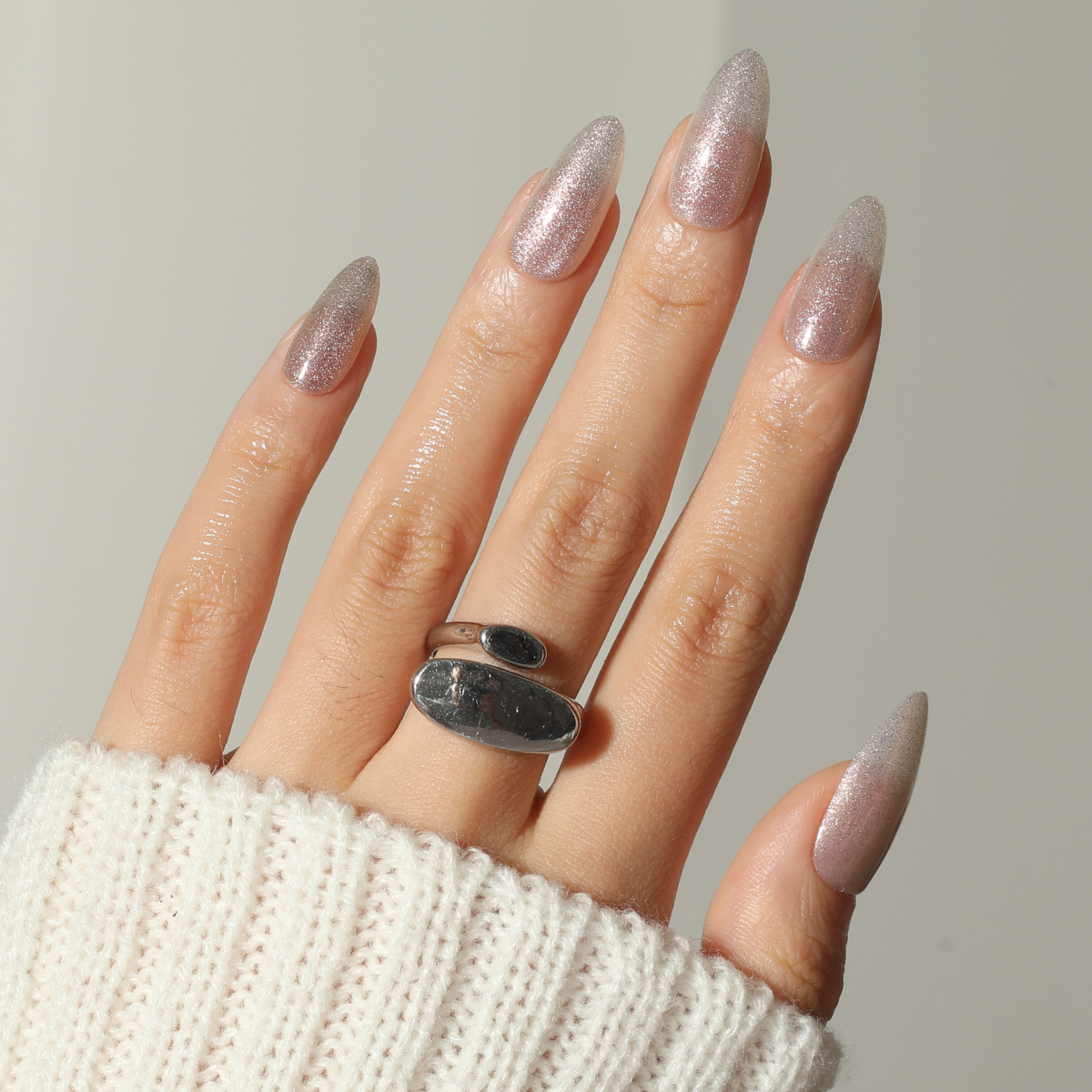 Glazed Rosé,Ellie Vincy Press on Nails,  Almond,Iridescent, Pink press on nails,28 pcs, False nails,Reusable,Glue on nails,Sticky on nails,Pop on nails